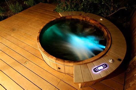 3 Things To Consider Before Buying Wooden Hot Tubs