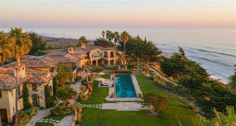 conheça a mansão de 38 milhões com praia privada na califórnia