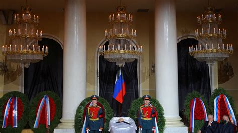 At Mikhail Gorbachevs Funeral Russians Mourn In Silent Protest The