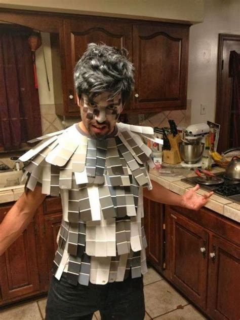 85 funny halloween costume ideas that ll have you rofl clever halloween costumes pun costumes