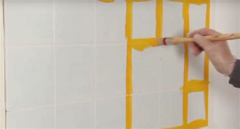 Ya seca la pintura podés obtener un mejor resultado si aplicás una capa de. Pintar los azulejos de la cocina ¡cambia su look!