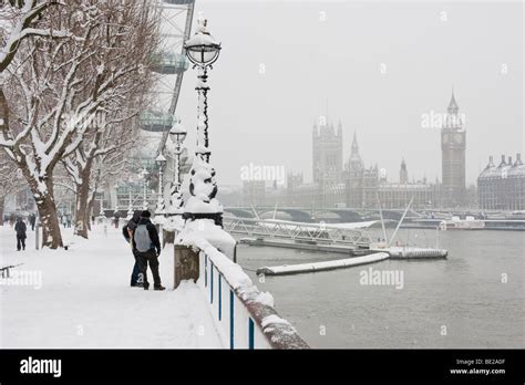 London Embankment Snow Hi Res Stock Photography And Images Alamy