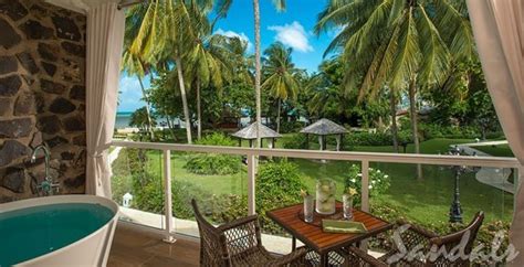 A Beach Hotel In St Lucia Caribbean Island Beaches Turks Caribbean
