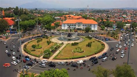 Monumen Tugu Muda Simbol Pertempuran Lima Hari Di Semarang