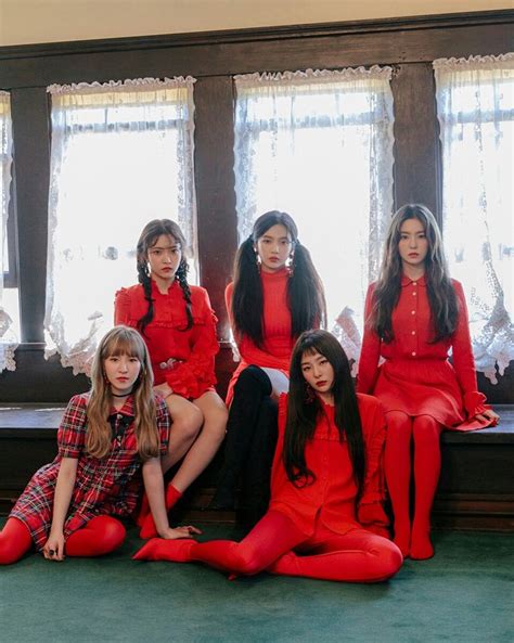 Pin By Ellis Vale On K Pop Idol In 2020 Red Velvet Photoshoot Red