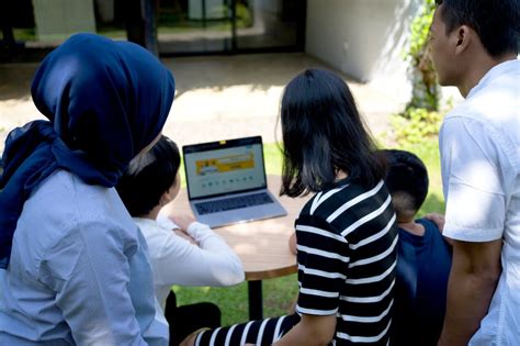 Model Pembelajaran Online Tetap Jadi Alternatif Pendidikan Di Masa Depan Beritabekasi Co Id