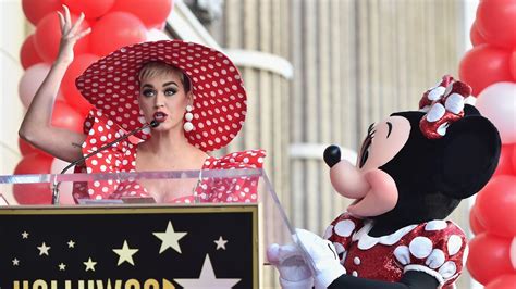 Minnie Mouse Gets Her Star On Hollywood Walk Of Fame Orlando Sentinel