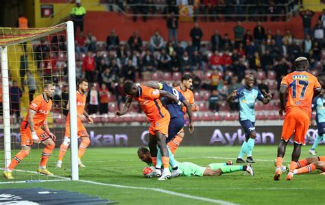 Kayserispor Başakşehir maçında gol sesi çıkmadı