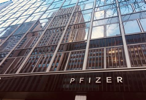 Pfizer makes pharmaceutical drugs like advil, viagra and lipitor. Amid cold chain blues, Pfizer looks to powder vaccine ...