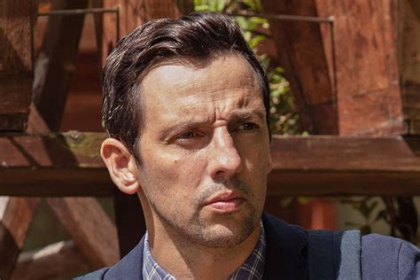 Death In Paradise’s Ralf Little Reveals Plans To ‘get Ripped’ For Steamy Shower Scenes In Season