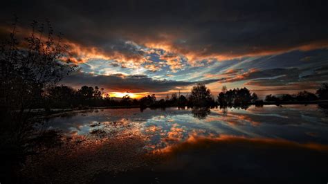 Download Wallpaper 1280x720 Lake Water Evening Twilight Reflection