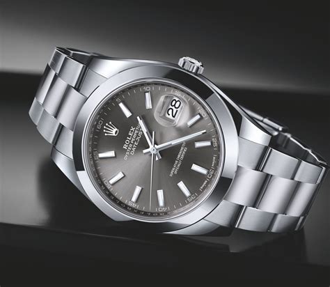 A Hands On Review Of The Rolex Oyster Perpetual Datejust Watchtime Usa S No Watch Magazine