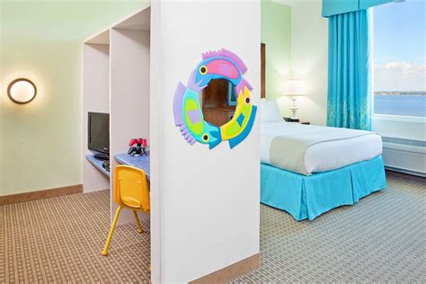 2 bedroom suites beautifully appointed 2 bedroom suites the genetti hotel & suites, offers beautifully decorated and well appointed rooms and suites. 10 Best Family Friendly Hotel Chains | Family Vacation Critic