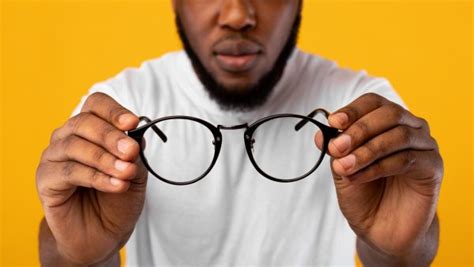 Avoid These Common Mistakes When Buying Eyeglasses The European Business Review