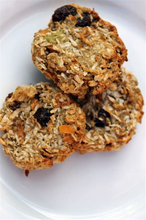 Now mix together the oats and the melted butter. Avocado, Banana, Carrot and Oatmeal Cookies « Veggie Desserts