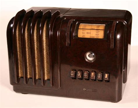 Airline Model 93wg 602b Brown Bakelite Table Tube Radio 1939