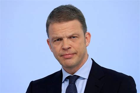 Having established a representative office more than 40 years ago in 1979, deutsche bank today is a fully integrated international investment banking operation based in johannesburg. Deutsche-Bank-Chef drängt Wettbewerber zu Fusionen ...