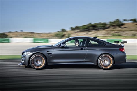 BMW tung clip về khả năng tăng tốc của một chiếc xe CafeAuto Vn