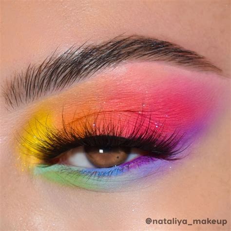 Rainbowmakeup Rainboweyeshadow Boldeye Avedaibw Rainbow Eye Makeup