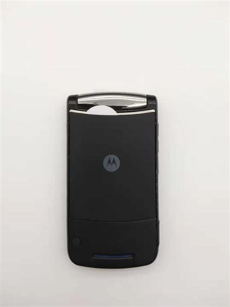 Motorola V9 Refurbished Original Motorola Razr2 V9 Mobile Phone 22″ 3g
