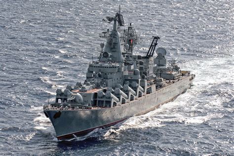 Armado E Perigoso Cruzador Russo Moskva Chega à Latakia Na Síria