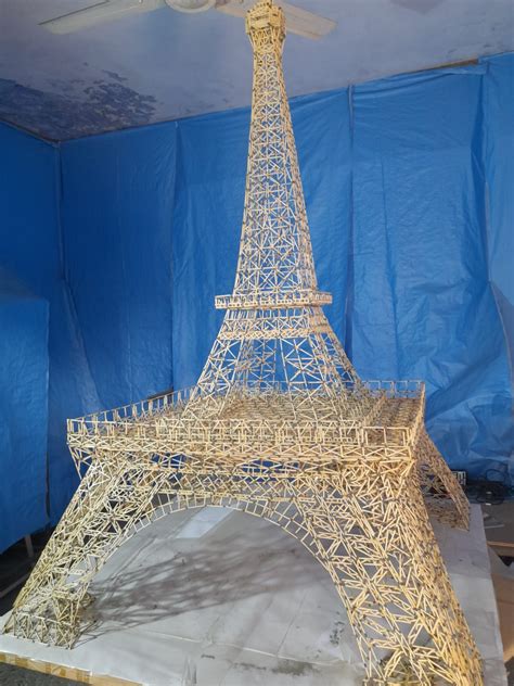 Matchstick Eiffel Tower 50 साल में 75 हजार तीलियों के सहारे खड़ा किया