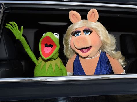 Miss Piggy And Kermit The Frog Call It Quits Unravel