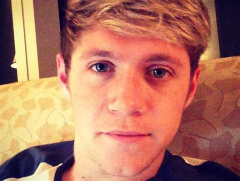 Chatter Busy Niall Horan Undergoes Major Knee Surgery