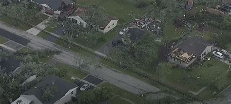 Tornado Rips Through Chicago Suburbs Overnight Causing Damage And Injuries