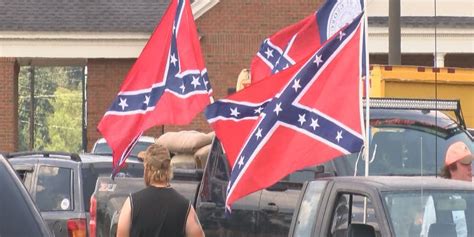 Hundreds Rally To Support Confederate Flag