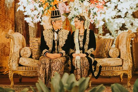 A Foliage Laden Central Javanese Wedding In Jakarta Bridestory Blog