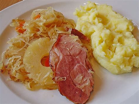 Kasseler mit Sauerkraut aus dem Römertopf von kalt Chefkoch