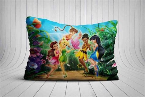 They're not water resistant at all. Tinker Bell And Friends Benutzerdefinierte Kissenbezug ...