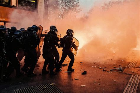 La Marcha Por La Libertad En Francia Deja Ya 62 Policías Heridos Y