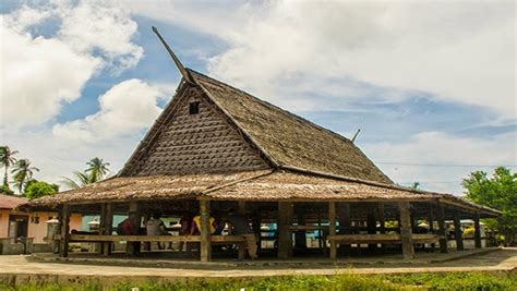 Gambar Rumah Adat Provinsi Maluku