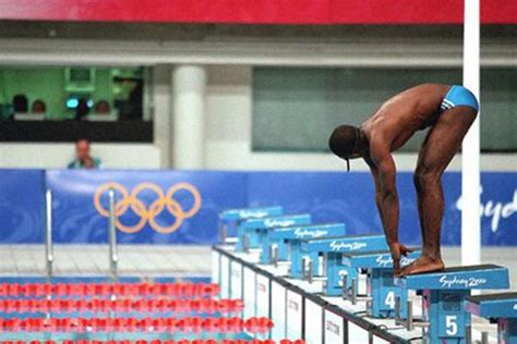 Eric Moussambani El Nadador Olímpico Que No Podía Terminar Los 100 Metros Y Conmovió Para