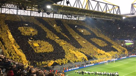 There is nothing quite like borussia dortmund's yellow wall. Archie Rhind-Tutt on Twitter: "How Dortmund's Yellow Wall will look today. Phwoar.…