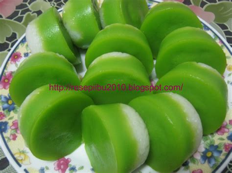 Rasanya yang lemak dengan dilapisi lapisan pulut memang enak rasanya kan. Kuih Seri Muka | Resepi Ibu
