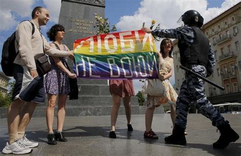 Россия Госдума расширяет запрет гей пропаганды human rights watch