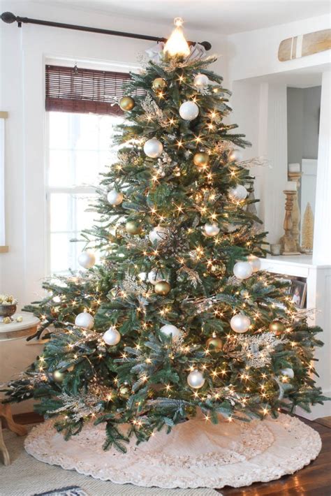 farmhouse flair christmas tree decorating ideas