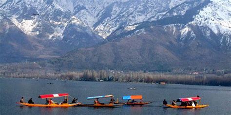Dal Lake Srinagar Houseboat Stay Shikara Ride Visiting Timings