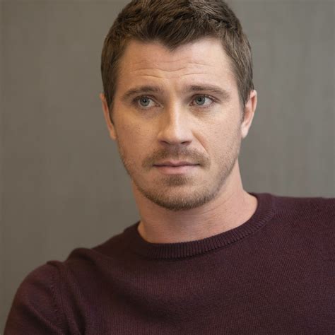 Garrett Hedlund Triple Frontier Press Conference Portraits March 3