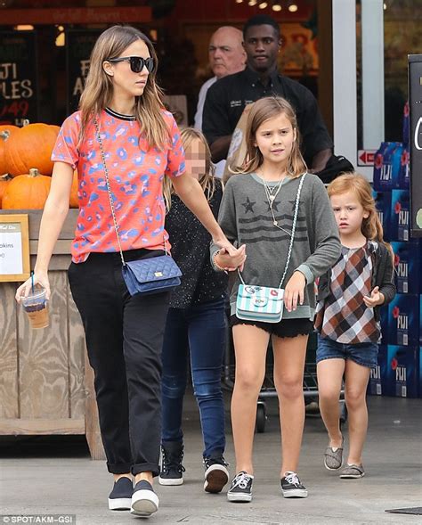 Jessica Alba Takes Daughters Honor And Haven To Pick Out Pumpkins In