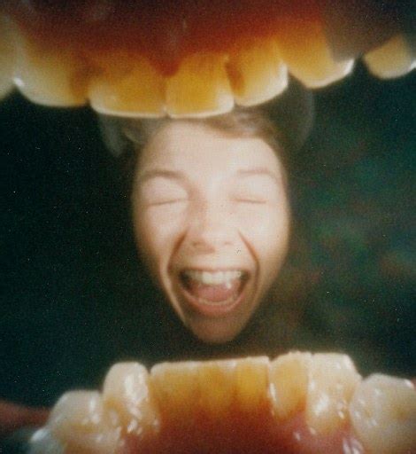 Pinhole Camera Takes Photos From Inside A Mans Mouth Daily Mail Online