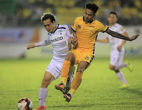 Xuân việt, văn trường, anh quang, wesley, xuân tân, đình mạnh, văn hiếu, đình sơn, xuân quyết, rodrigo, oussou konan. Nam Định sẽ nhấn chìm HAGL tại "chảo lửa" Thiên Trường | Tin tức mới nhất 24h - Đọc Báo Lao Động ...