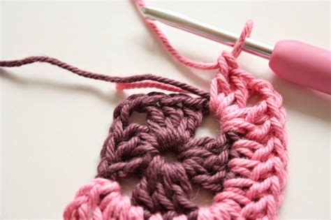 How to crochet a solid Granny Square. | Granny square, Granny square pattern free, Granny square ...