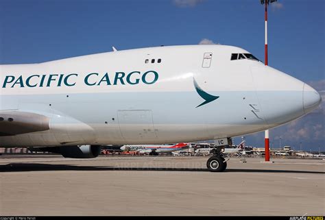 B Lic Cathay Pacific Cargo Boeing 747 400f Erf At Milan Malpensa