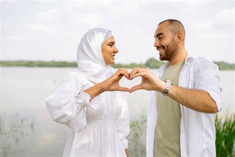 [100 ] Muslim Couple Wallpapers