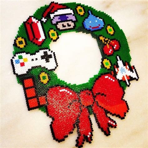 Christmas Wreath Perler Beads By Leimon With Images Perler Crafts