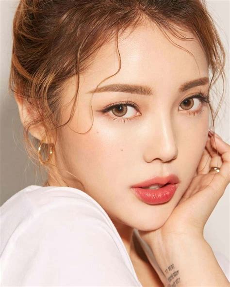 korean look 10 inspirasi makeup ala artis korea yang lagi hits di 2021 riasan tipis makeup